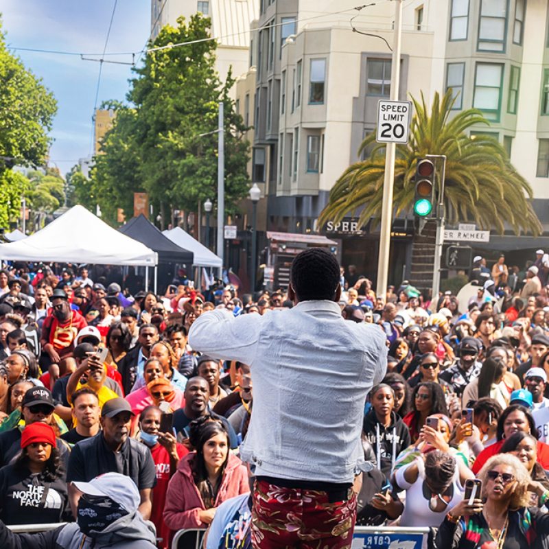 crowd1